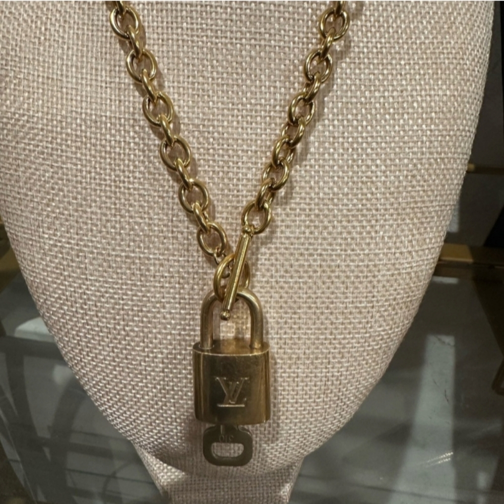 Authentic Louis Vuitton Brass locks with Key #300